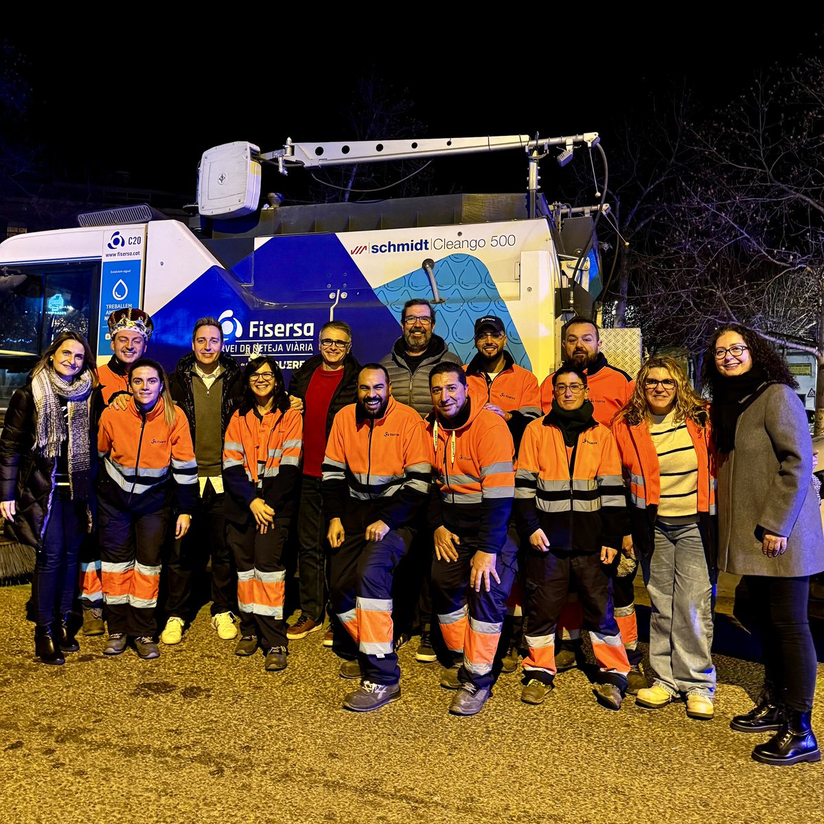 jordimasquef's tweet photo. ✅🧹 Després de la Cavalcada de Reis, perquè els carrers tornin a estar nets i en ordre, fa falta un gran equip de professionals com el que tenim al servei de neteja viària de #Fisersa, juntament amb la brigada municipal i @GU_Figueres.
#Figueres https://t.co/QV7z97aiXe