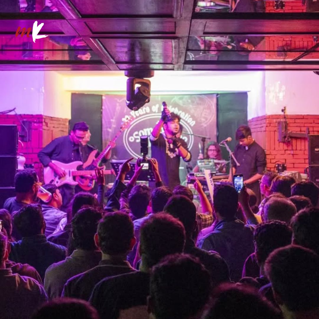 TT_My_Kolkata's tweet photo. From #Trincas in the 1960s & 1980s, to #SomeplaceElse in the 2000s & the current Christmas Festival, from old bands to new musicians — dive into the evolution of #livemusic at #Kolkata’s iconic #ParkStreet.
🔗https://t.co/BwHRwD9jYq
#UshaUthup #Music #Musicians #MyKolkata https://t.co/yugIt7kf3i