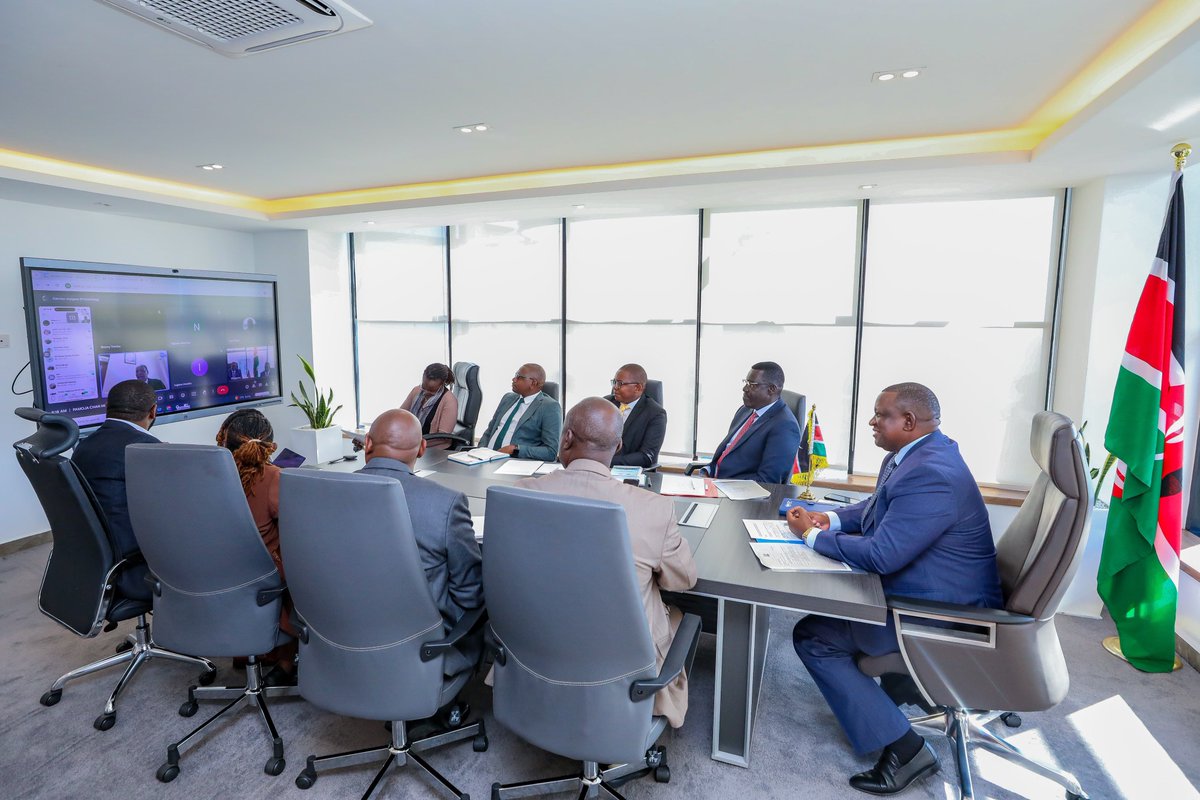 Waziri_Mvurya's tweet photo. I was accompanied by Sports Principal Secretary Eng. Peter Tum, URT PS Gerson Msigaa and the CEO of National sports council in Uganda Dr. Ogwer and other members of the Technical Advisory Committee of the three respective countries. 2/2

@moyasa_ke @EngPeterKTum https://t.co/GoMEVFNlCp