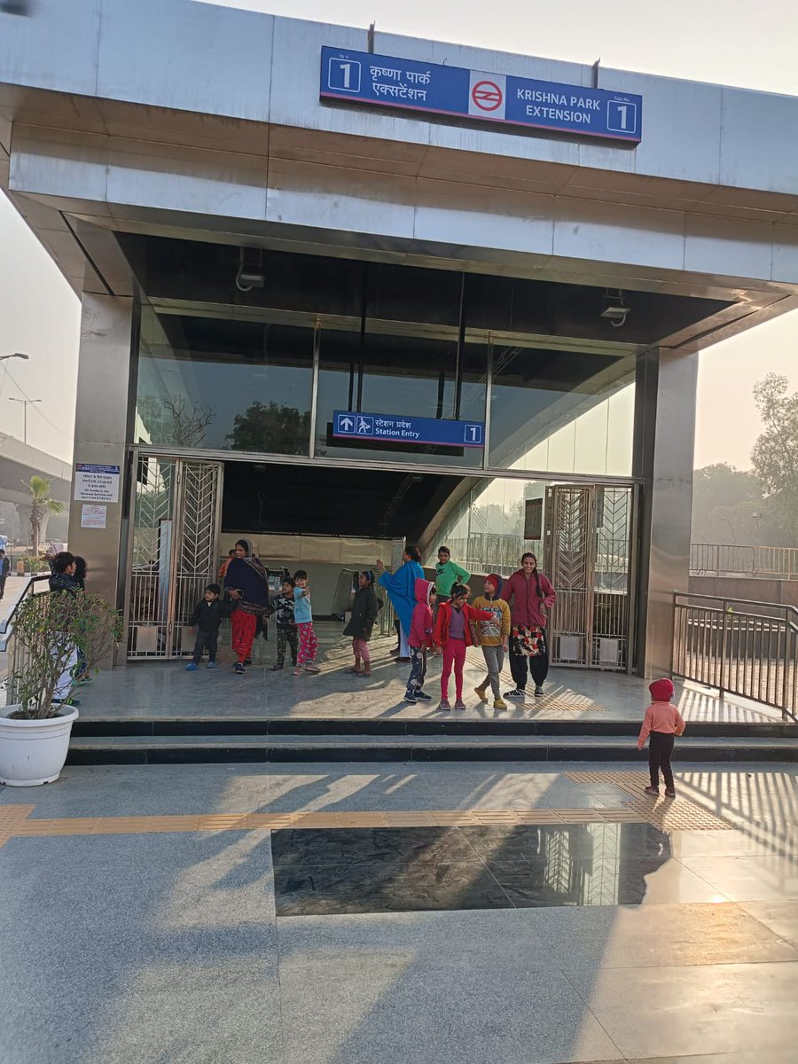 RailAnalysis's tweet image. #DelhiMetro #PhaseIV: PM Modi #inaugurates 2.8 km #MagentaLine extension

Read more...railanalysis.in/rail-news/delh…

@OfficialDMRC

#DMRC #MetroConnectivity #MetroExtension #Infrastructure #Corridor #GreenMobility #UrbanMobility #Development #RithalaNarelaKundli #Project #RailAnalysis