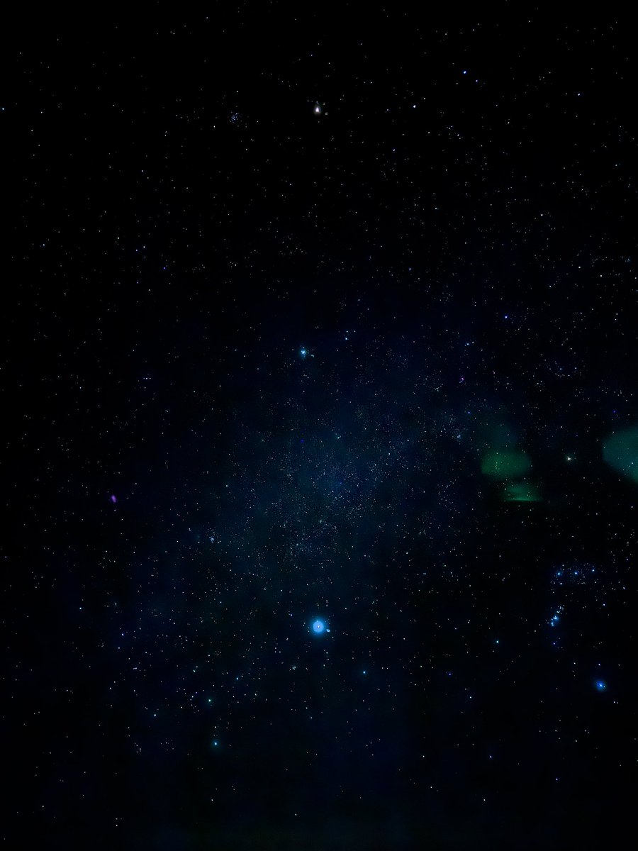 KocBugrahan's tweet photo. Gece uçuşlarının sevdiğim bir yanı, 37 bin feet de telefon ile yıldız fotoğraflayabiliyor olmak 🌌 https://t.co/QJN3wZbQX7