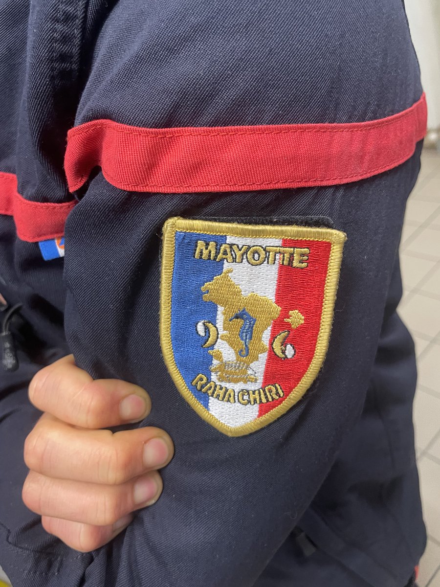 #SolidaritéMayotte #FièreDeNosSapeursArdéchois #CourageEtDévouement Hier soir, Sophie ELIZEON, préfète de l'Ardèche, s'est rendue à la caserne de la Commune de La Voulte sur Rhône pour accueillir et remercier les sapeurs-pompiers du <a href="/SDISPompiers07/">Sapeurs-Pompiers Ardèche</a>  du premier contingent