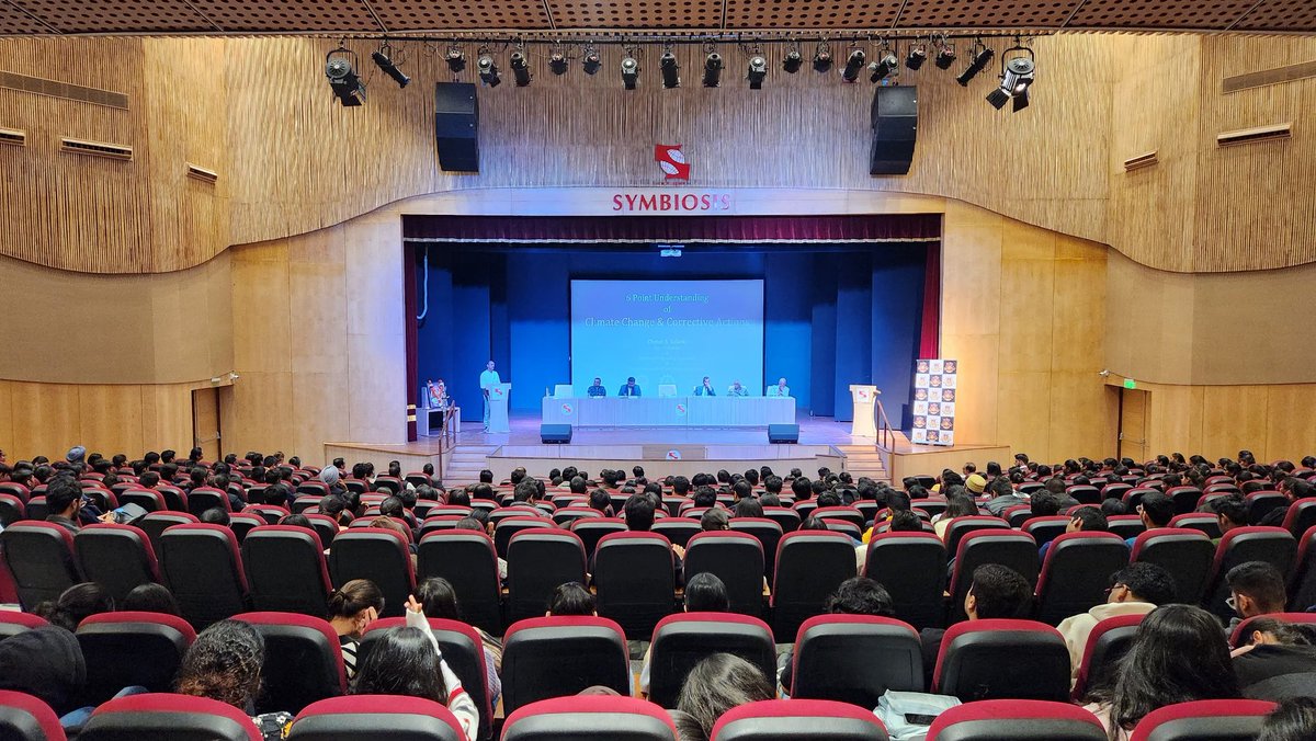 Energy_Swaraj's tweet image. Inspiring day at @SUAS_Indore with over 500+ participants 🌎☀️

#IndoreClimateMission #ClimateWorkshop #Indore #Tweet #SolarManOfIndia #EnergySwaraj