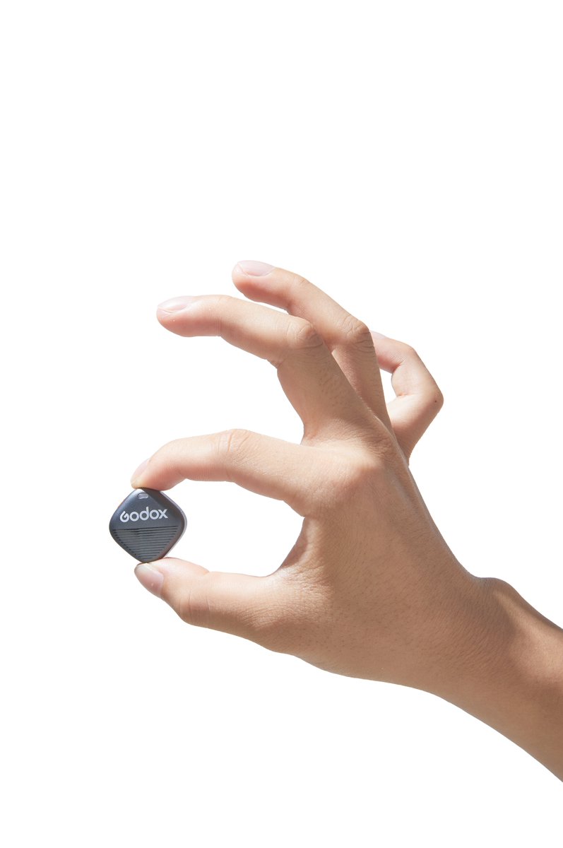 Grip greatness with Cube-S, the perfect blend of style and sound in the palm of your hand🎤

#godox #godoxaudio #godoxcubes #MicOnTheGo #CubeS #wirelessmicrophone #microphone #lavmics #contentcreation