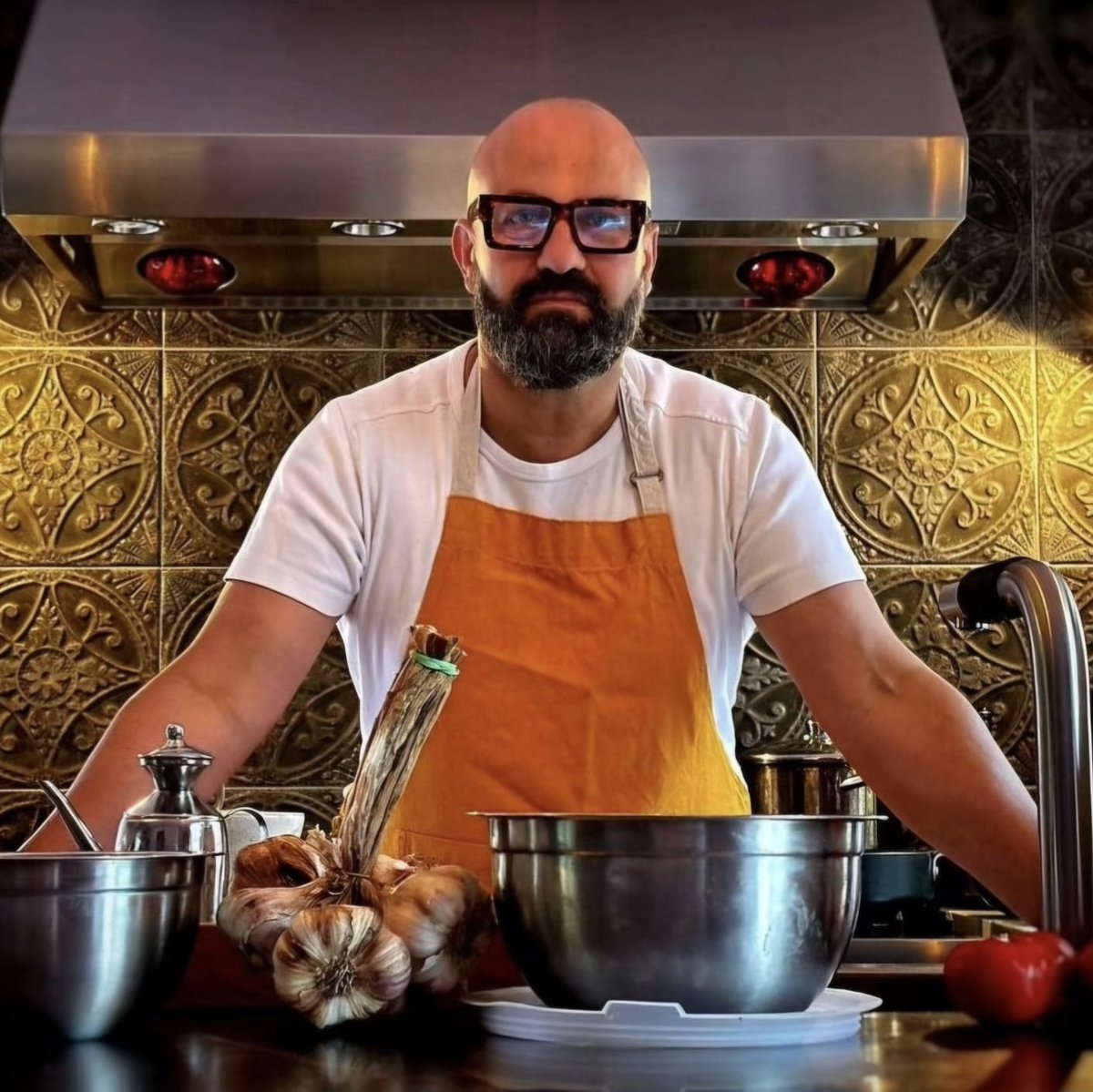 HospAction's tweet image. This New Year we&apos;re thrilled to welcome Charlie Hodson, Hodson Norfolk, as our newest Patron and Helen Milligan-Smith, Aramark, as our newest Trustee. 👊 We&apos;re also delighted to announce 16 exceptional individuals to our Ambassador network. Learn more: ow.ly/4F2r50UAa0O