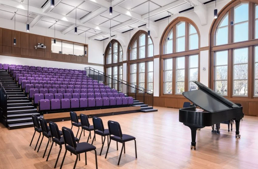 Starting the week with another fantastic performing arts project! Designed by <a href="/RAMSArchitects/">RAMSA | Robert A.M. Stern Architects</a>, this elegant performance space sits alongside engineering workshops and robotics labs within <a href="/UofStThomasMN/">University of St. Thomas</a>'s new multi-disciplinary building.

dezeen.com/2025/01/02/ram…