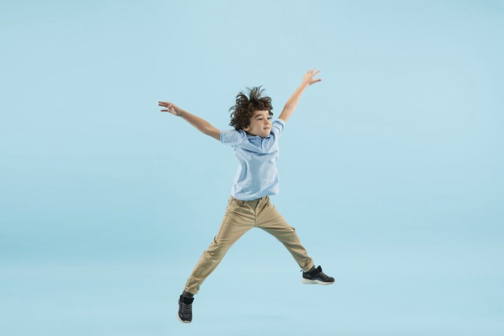 ❤️ 🤸 Ein Lob für den Zappelphilipp: Zappeln fördert die Konzentration und die Gesundheit
Der Zappelphilipp verdient eine Neubewertung: Er steht für Kreativität, Bewegung und einen individuellen Lernstil.
Mehr zum Thema jetzt bei #SpielundLern
spielundlern.de/wissen/ein-lob…