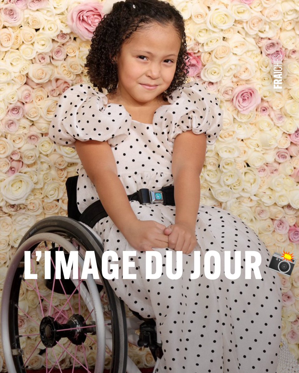 L'IMAGE (cute) DU JOUR 📸

Cecily Collette, l'actrice jouant Nessa Rose enfant dans "Wicked", aux Golden Globes 🥰

Vous avez regardé ?
_______________________
#GoldenGlobes #Wicked #tapisrouge