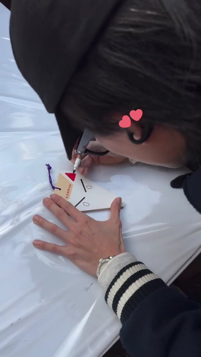 houseofKANA's tweet image. Yes, he is the best presenter 😎✨️❤️

#BaseusxGulf
#เบซุส #BaseOnUser
#GulfKanawut #กลัฟคณาวุฒิ