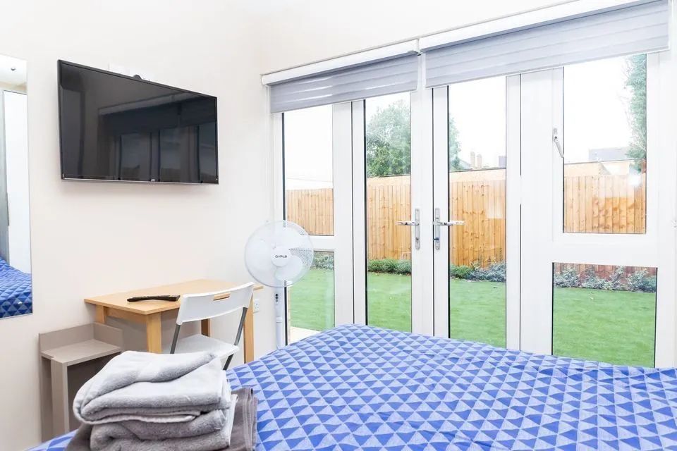 staylets1's tweet photo. We offer direct booking perks, discounts, and #reducedrates for #extendedstays.
Offering competitively priced apartments for those looking for long-term #accommodation, with everything you need under one roof 🧡
🌐 https://t.co/WwydHfvYXT
#StayLets #Accommodation #Hospitality https://t.co/tHAAvJb2oZ