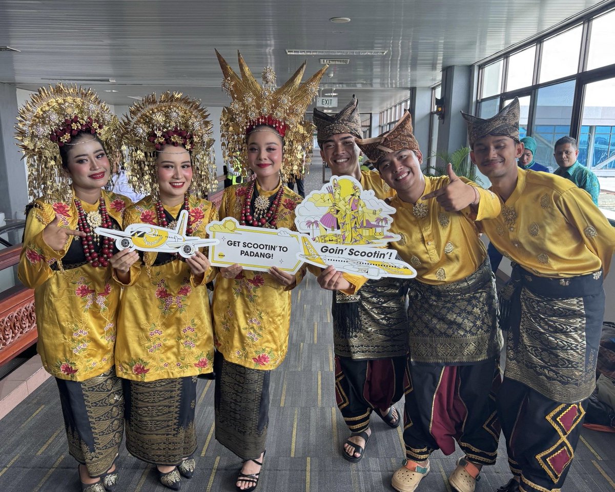 Scoot now flies to Padang — our 11th Indonesian city! From stunning beaches to rich cultural gems and delicious local cuisine, get ready to be captivated by Padang. 💛✈️