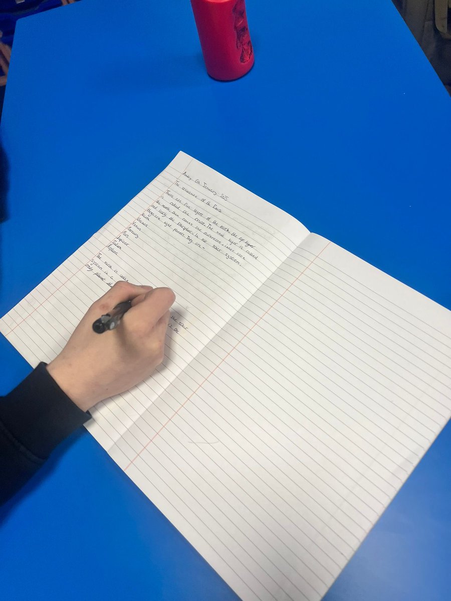 reintegreat's tweet image. 🌍🔬This morning, our KS3 group explored the structure of the Earth during Science 🌋🪨—from the crust to the core, they were fully immersed in their learning! 💡👏

#KS3 #ScienceExploration #EarthStructure #FutureScientists