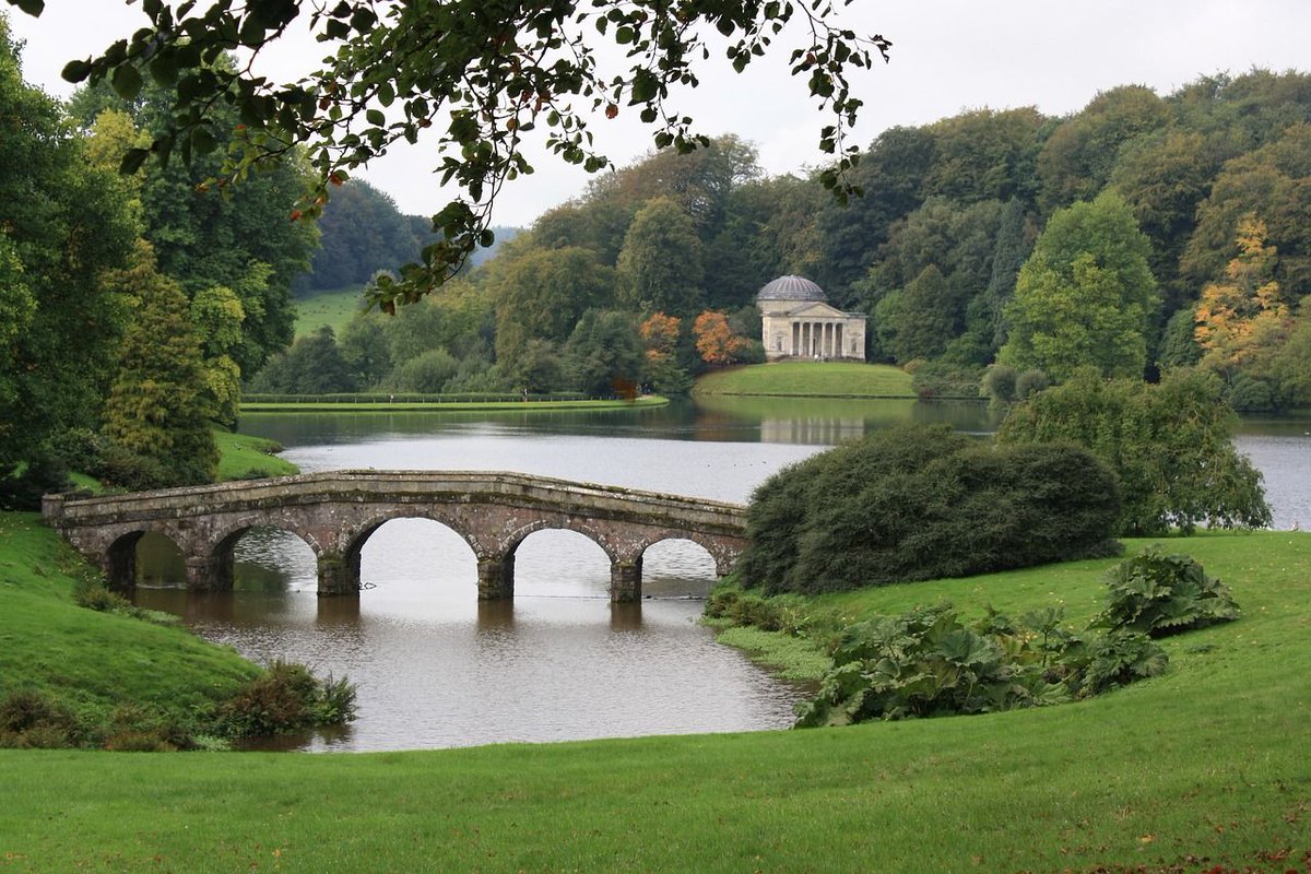 TheBBDirectory's tweet photo. Just a short journey from The White Lion Inn lies the magnificent National Trust property of Stourhead, renowned for its world-famous English landscape garden. ๐ฟ๐ธ
https://t.co/GmDXLAt52a
#Stourhead #EnglishCountryside #NationalTrust #Inn #Accommodation #FoodandDrink #Bourton https://t.co/FttpBuEn4x