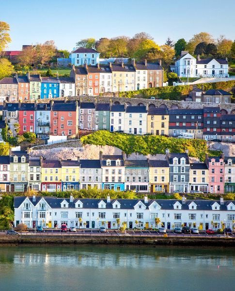 itsjohncrotty's tweet image. Cobh is the beautiful departure town for Spike Island

- Largest emigration port in our history, over 2.5 million departing 
- Final stop of the Titanic
- Surrounded by one of the largest natural harbours in the world 
- Home to the Irish Naval Service

#cobh #cork #ireland
