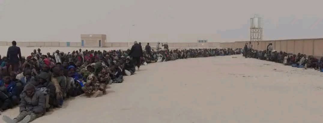 aboubacarybarma's tweet photo. #Niger #Migration #Libye
Dans la nuit du 3 au 4 janvier, environ 613 #migrants nigériens refoulés de Libye ont été rapatriés à #Dirkou, dans le département de #Bilma, région d'#Agadez, où ils ont été pris en charge par les autorités communales, les FDS et les partenaires. https://t.co/ksI2HErSBc