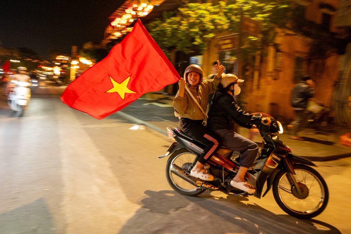 DavidParo's tweet image. Sports can mean so much to the psyche of a person, a community, a nation. Amazing to be in #vietnam for the @theaseancup final to join partisans in cheering on the Gold Star Warriors. Photo credit to @allenberman.