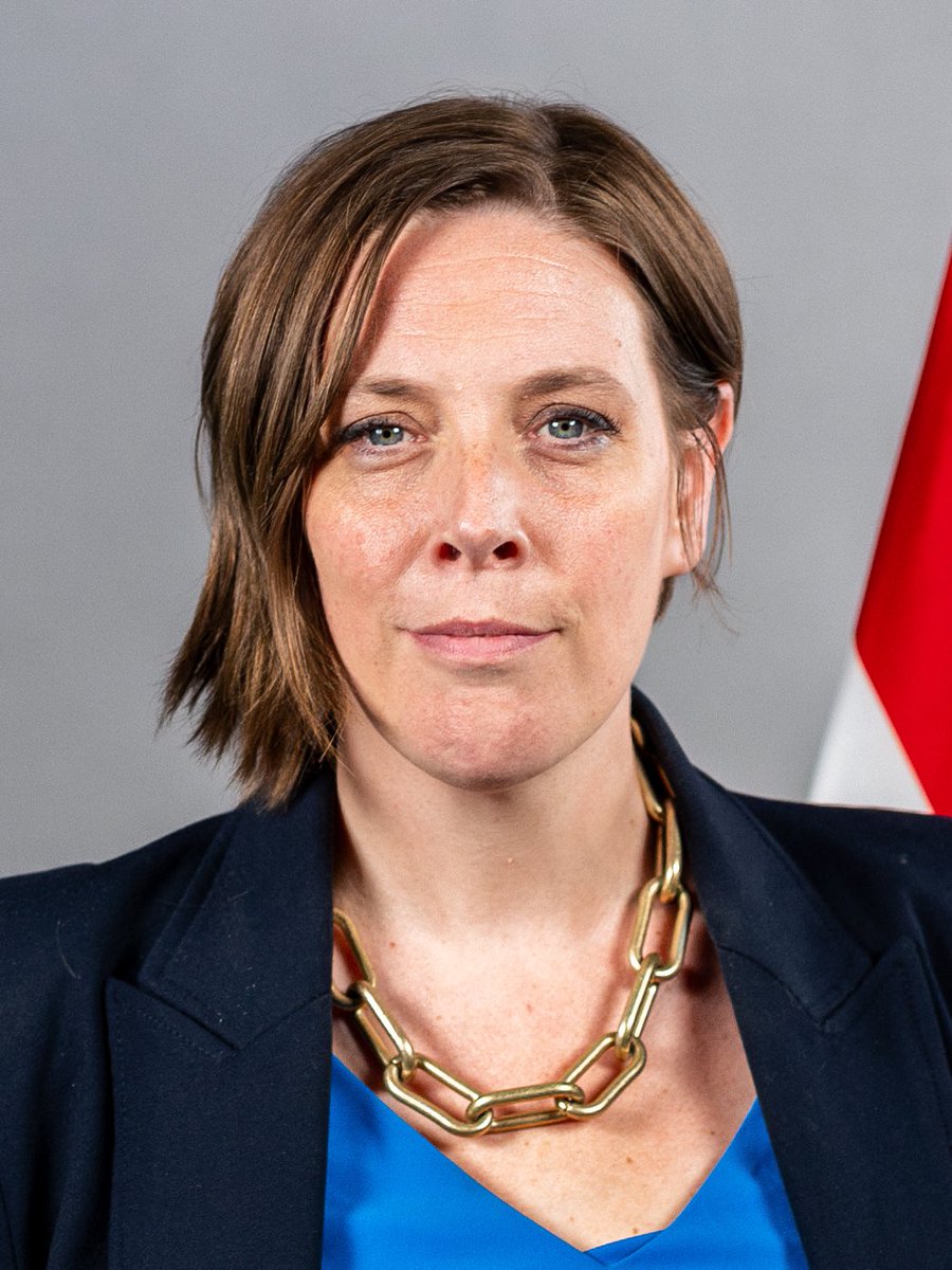 I stand with <a href="/jessphillips/">Jess Phillips</a>… National treasure 👍 Share if you agree.