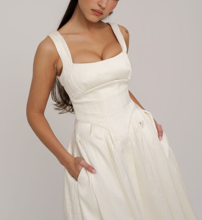 For Weddings, galas, or upscale dinner parties, Isabeau is your perfect match For Weddings, galas, or upscale dinner parties, Isabeau is your perfect match