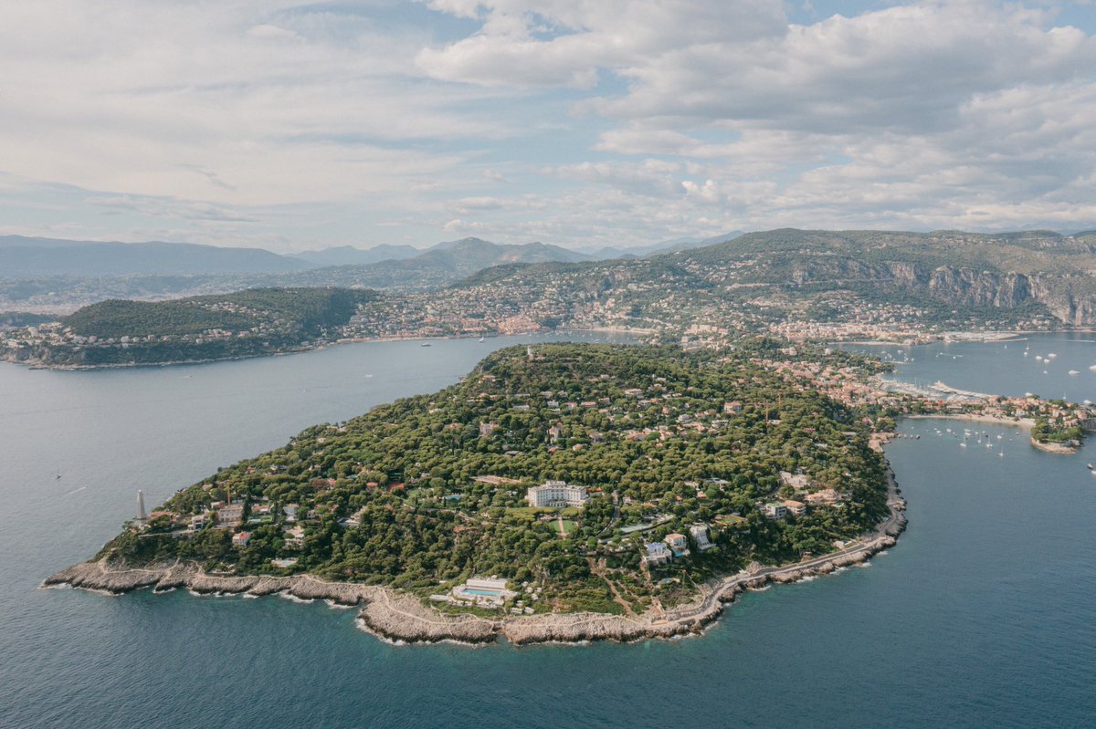 FSCapFerrat's tweet image. Our hidden gem, a postcard of the Cap-Ferrat peninsula since 1908. 💫
