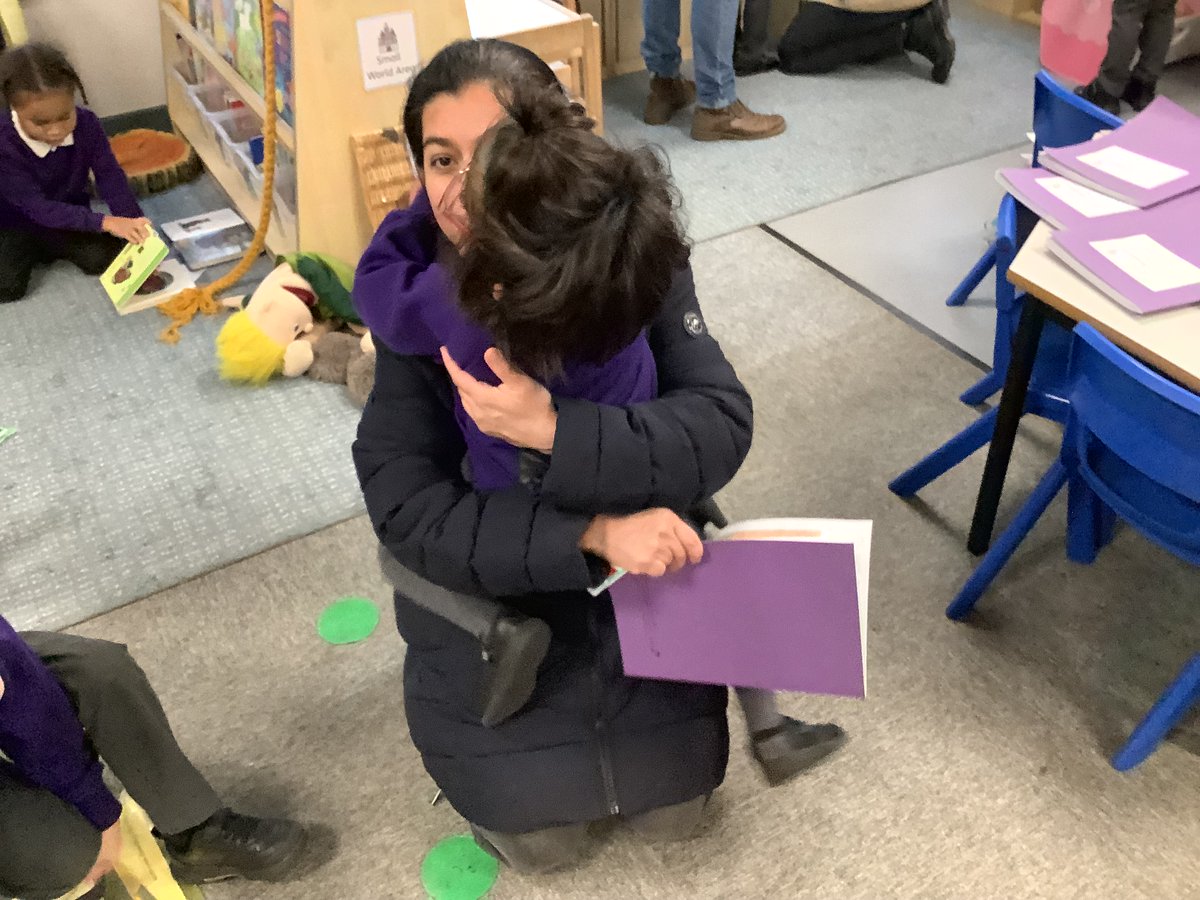 Welcome back and a Happy New Year.
We have had a lovely settled first academic day back of 2025.
👇Throwback to the last academic day of 2024- our Inspire curriculum open afternoon. A fantastic turnout of our Hackwood families to look through their child’s Autumn 2 learning.