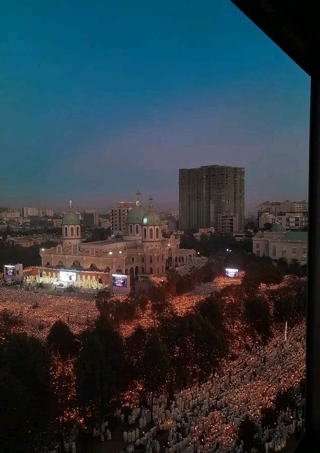 አሁን: ይህ እንዴት ያለ ቅዱስ ውበት ነው👏 

"የአእላፋት ዝማሬ " 

"The Melody of Myriads"

📸Nati Manaye