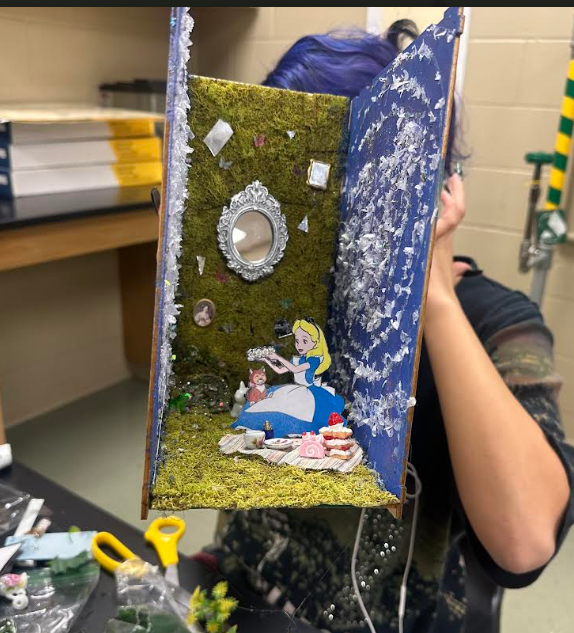 MPS_Foundation's tweet photo. Students at Keith Lutz Horizon High School and their teacher Sonja brought the Book Nook Physics Project to life with a Classroom Innovation Grant from our Foundation! Blending STEM and art, they built structures, added lights, and learned valuable construction skills.  #mpsf https://t.co/tf2XeJM0IY
