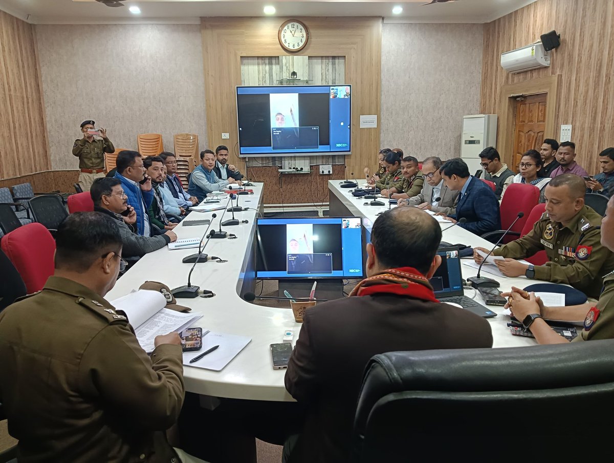 GolaghatPolice's tweet photo. The monthly #NCORD and #DRSC meetings were held at DC Office Conference Hall, Golaghat. Stakeholders discussed strategies to combat the menace of drug and initiatives to reduce road fatalities in the district.
@assampolice
@DGPAssamPolice
@gpsinghips
@d_mukherjee_IPS https://t.co/nG7Ome5hCJ