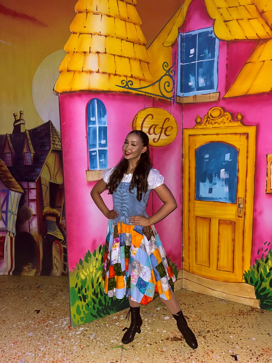 Congratulations to OW Hannah Digby (21-23, M) who has just completed her professional pantomime debut. 
Hannah has been performing in Jack and the Beanstalk in Rickmansworth over the Christmas season. 
Hannah is currently in her second year of training at Laine Theatre Arts.