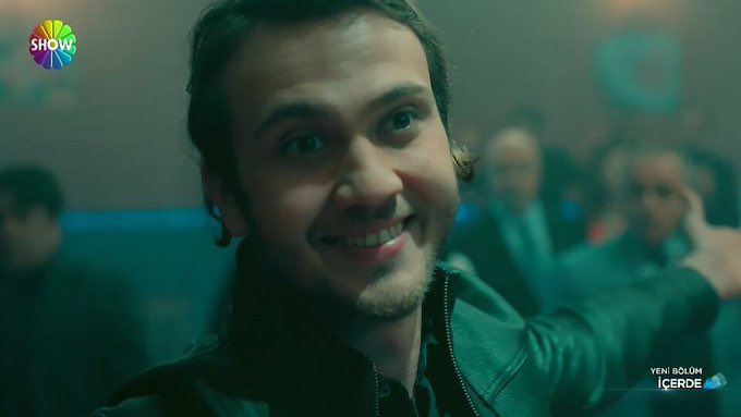 CryptoWolfManTR's tweet photo. 🃏Türkiye'de Joker karakterini canlandırabilecek bir oyuncu söyleyin. https://t.co/9j13T2xBQP
