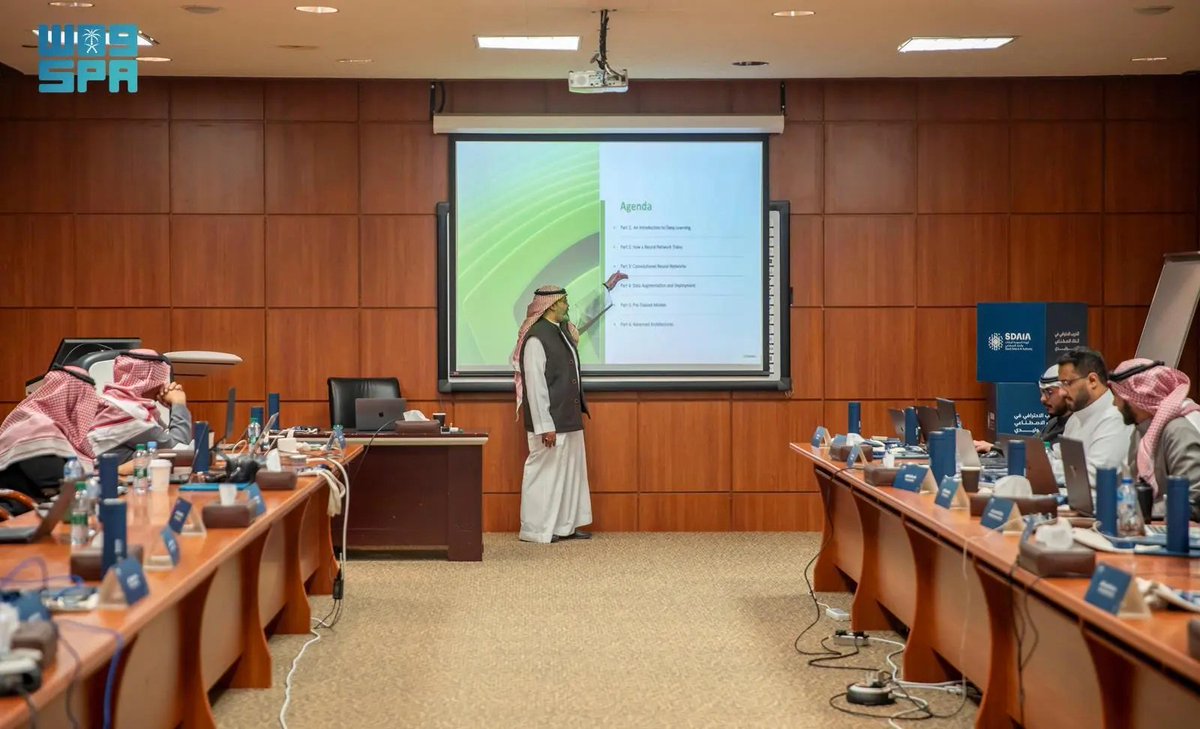 SPA_sci's tweet photo. "سدايا" وجامعة الملك سعود تُطلقان برنامج التدريب الاحترافي في الذكاء الاصطناعي التوليدي.
https://t.co/y9M9z8NXhh
#واس_علمي https://t.co/FcrMYxFS2s