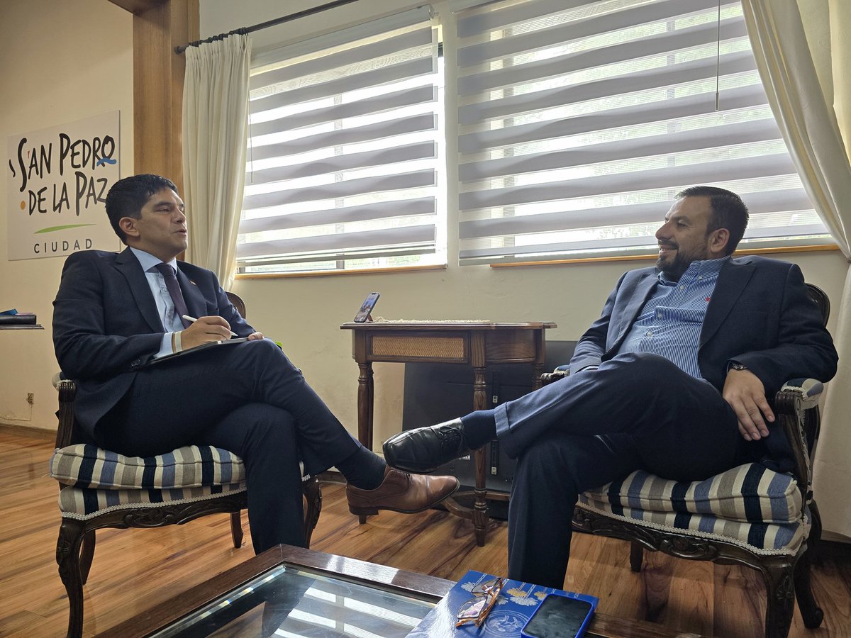 Sostuve una reunión de trabajo con el alcalde de San Pedro de La Paz, Juan Pablo Spoerer, con quien dialogamos sobre la oferta pública de <a href="/fosis_biobio/">FOSIS Biobío</a> para la comuna en 2025. Manifesté disposición al trabajo colaborativo en beneficio de las personas, familias y comunidades ☕️
