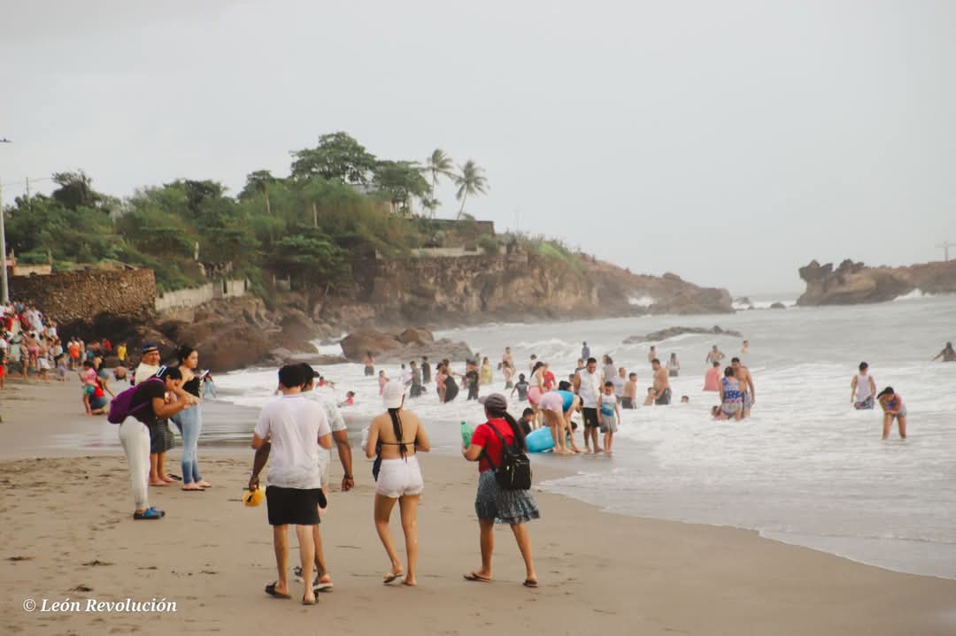 adiarionic's tweet photo. ☀️ León, el destino perfecto para vacacionar 🌊✨  

Las hermosas playas del departamento de #León fueron protagonistas estas vacaciones de Año Nuevo.✨️

#Nicaragua 
#leonnicaragua  
#solplayayarena
#NicaraguaLinda  
#VacacionesPerfectas https://t.co/ZUxflVFsht