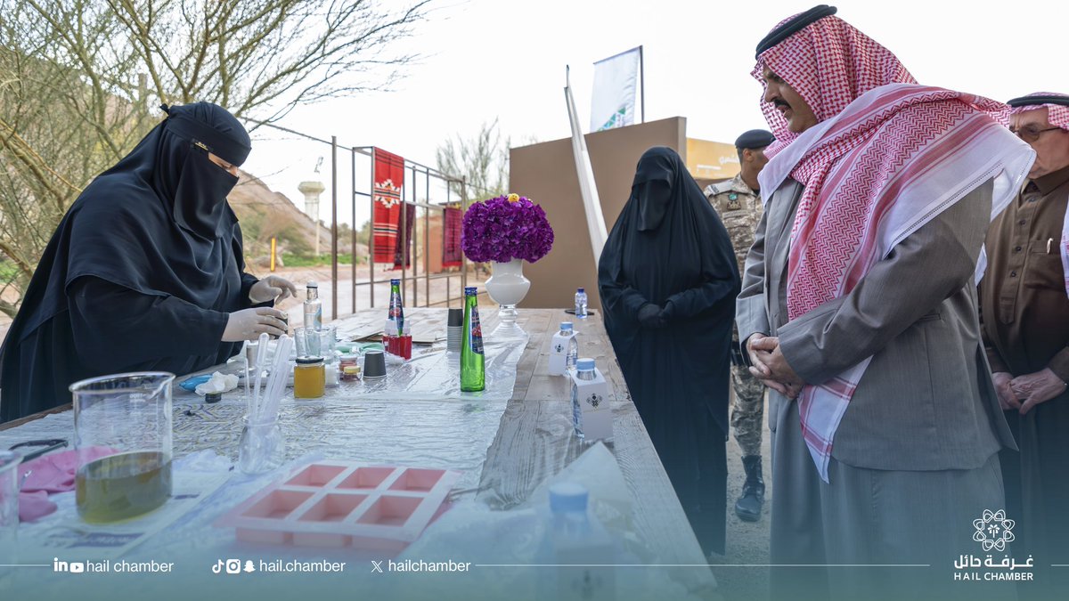 #تكريم |

كرّم #أمير_منطقة_حائل ، #غرفة_حائل نظير رعايتها مهرجان العسل الرابع بمنطقة حائل وذلك إثر تدشين سموه المهرجان، وتسلم التكريم رئيس الغرفة أ.هاني الخليفي.