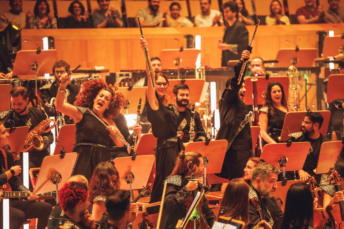 FilmSymphony's tweet photo. Así de contentos estamos con los regalos que nos han traído los Reyes Magos 🎁🎉✨.
¿Qué os han regalado a vosotros? 🧐🎄
¡Os leemos en comentarios! 📝💬
#FSOTarab #ReyesMagos2025 #FilmSymphony https://t.co/Rc91hURSS0