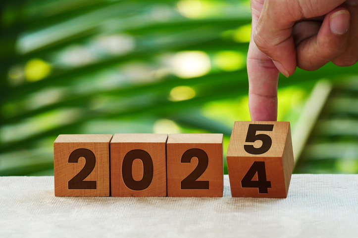 StrathBusiness's tweet photo. With 2024 just behind us, Executive Dean Professor David Hillier reflects back on the successes for Strathclyde Business School of 2024 and looks forward to 2025 in the @StrathBusiness blog: https://t.co/SgbChc4gxb
#StrathBusiness #StrathBlog https://t.co/pA6FSAHN8h