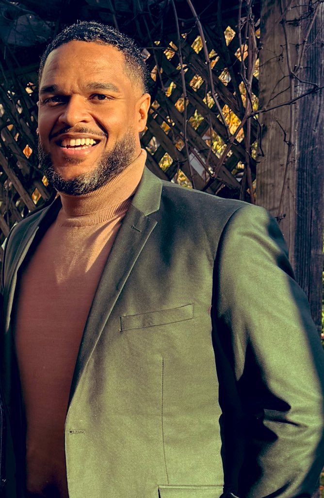 Happy New Year ! I’m coming for it all in 2025 🫶🏽