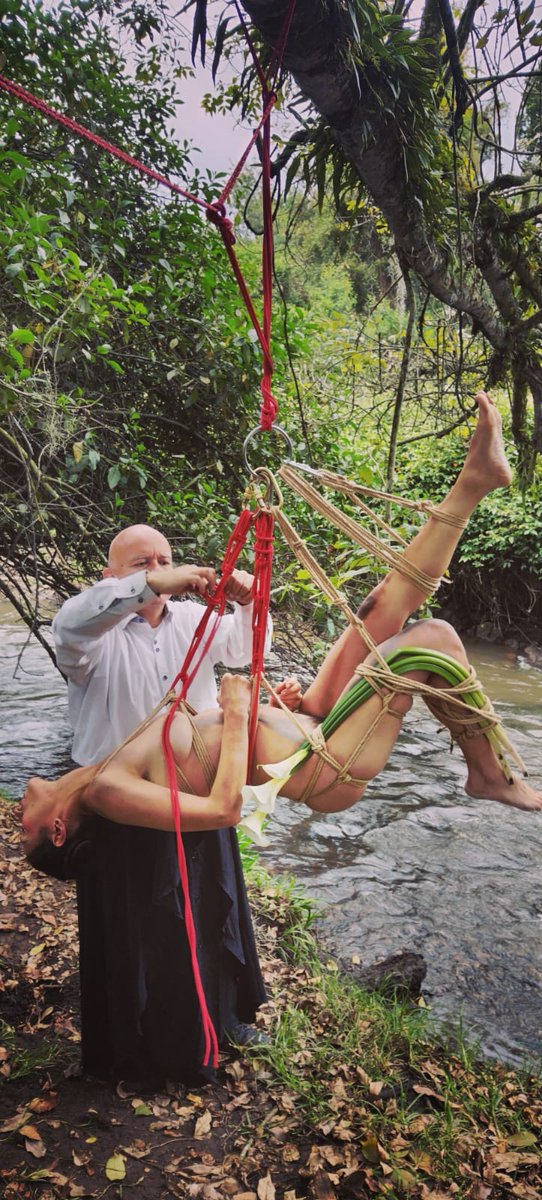 Hermosa sesión al aire libre. Gracias a @ivoromerob; modelo: Brenda Quiñones: Fotografo: León Suarez
