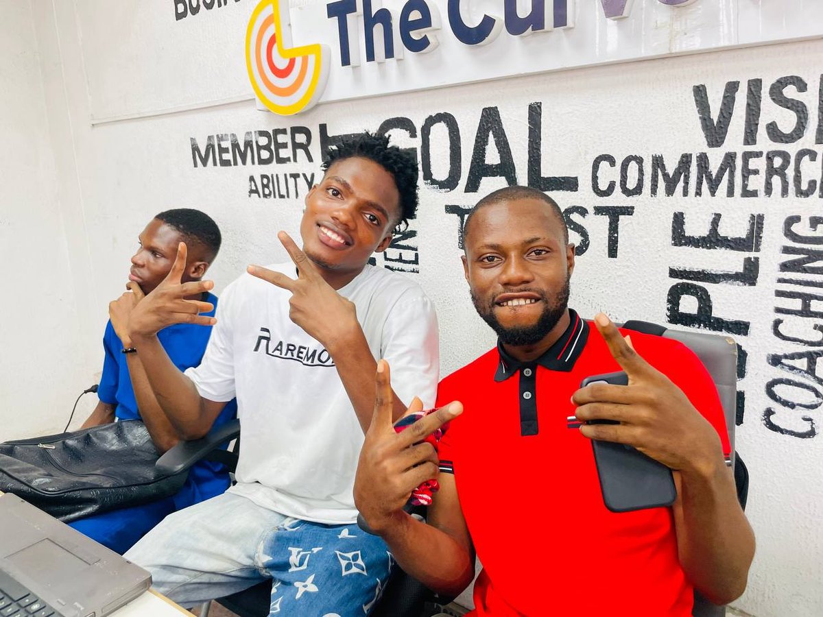 thecurveafrica's tweet photo. Happy New Week!!!
Happy Resumption 💯

Our tech academy is back, and the students are excited to learn, grow, and enjoy the new year together with friends.

#positivevibesonly
#techacademylife
#learningandgrowing
#eagertolearn
#studentlife2025
#happynewweek
#mondaymotivation https://t.co/poPRZh8On0