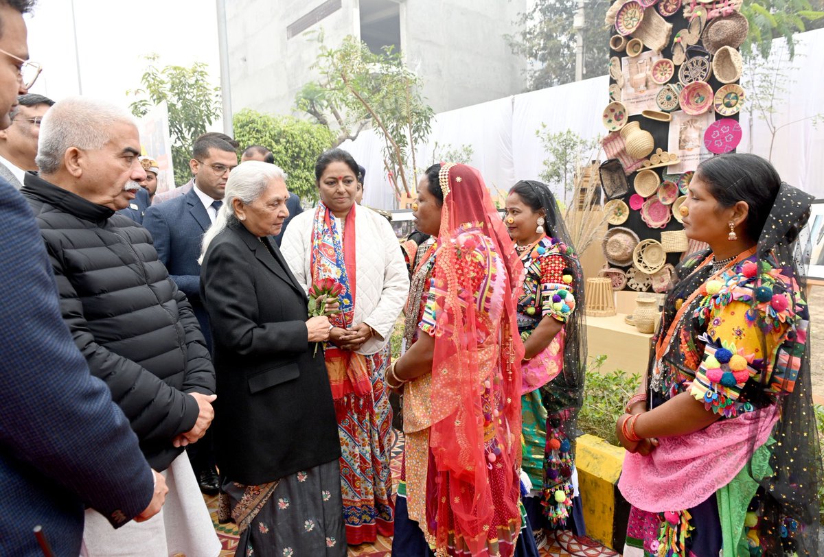 GovernorofUp's tweet photo. प्रदेश की राज्यपाल श्रीमती आनंदीबेन पटेल ने आज कला एवं शोध को समर्पित उत्तर प्रदेश डिजाइन एवं शोध संस्थान, लखनऊ के नवनिर्मित भवन का किया लोकार्पण । https://t.co/ayzphVHtoM