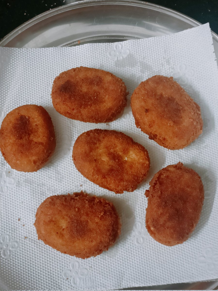 JaN_PhoeniiX's tweet photo. Today's Snack 😋😋 

#PaneerNuggets 
#JanCooking https://t.co/uJvBMDRRDA