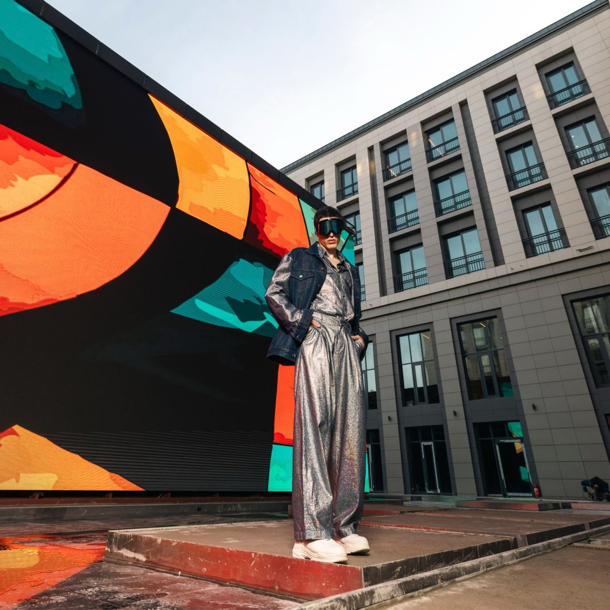 AltunizadeCurio's tweet photo. Are you ready to witness the creation of a world that defies all expectations? 

Beklentinin ötesinde bir dünyanın kuruluşuna tanıklık etmeye hazır mısınız?

#AltunizadeSuitesİstanbul #CurioCollectionbyHilton https://t.co/BFhoxfogn0