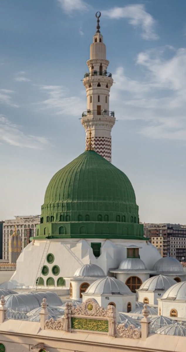 umnosaibah's tweet photo. و أبْيضَ يستسقى الغمام بوجهه
                ثِمالَ اليَتامى عِصْمَةٌ للأرامِلِ 
يَلوذُ بِهِ الهُلاّكُ مِنْ آلِ هاشم
             فَهُمْ  عِنْدَهُ في رَحْمَة و فَواضِلِ https://t.co/LBfstS8kMD