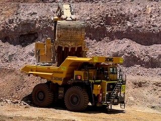im_mining's tweet photo. Australian #manganese miner #ConsMin has begun operation of a new fleet of @XCMGGroup 120 t class diesel-AC electric drive XDE130S #miningtrucks at its #WoodieWoodie mine in Western Australia https://t.co/pX3wx5mQon https://t.co/kWF7VUSmuF