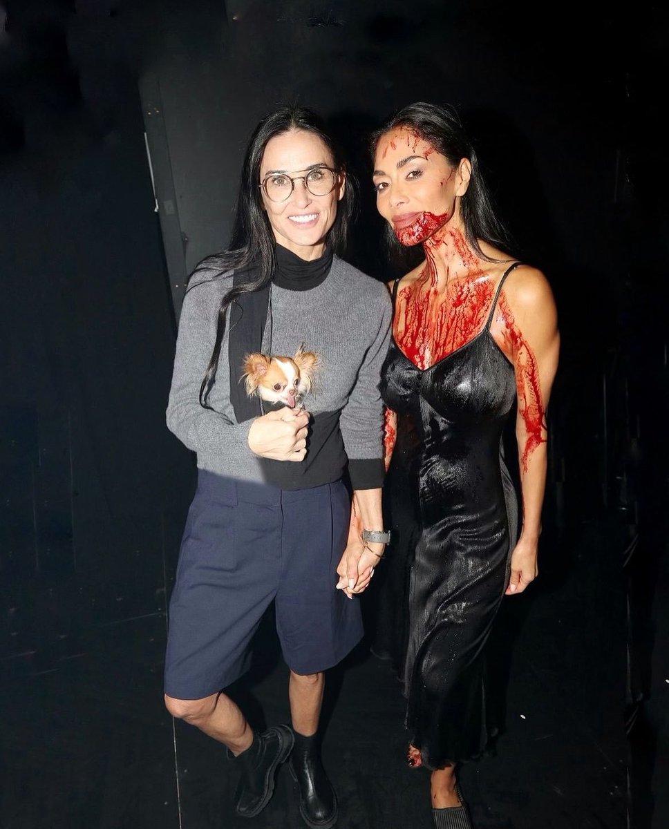 PortalNicole's tweet image. Golden Globe winner Demi Moore and soon-to-be Tony winner Nicole Scherzinger