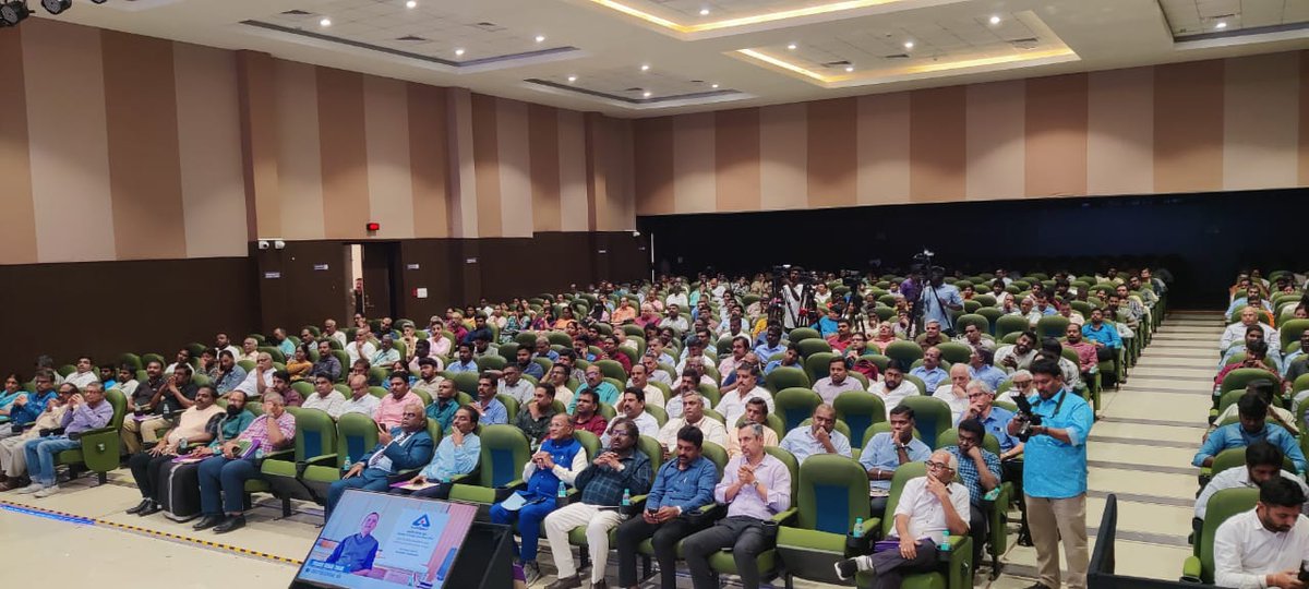 pibchennai's tweet photo. இந்திய தர நிர்ணய அமைவனம் அதன் நிறுவன தினத்தையொட்டி பல்வேறு தொழில்துறையினருடன் கலந்துரையாடல் நிகழ்வை சென்னையில் நடத்தியது.

@IndianStandards @BISChennai 

https://t.co/40CjraMVBd https://t.co/izyg0OgpVu