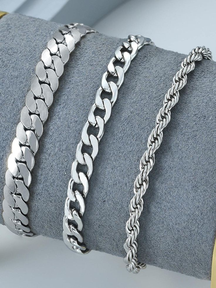 ¡Hola capitán! <a href="/BullyOfCradle/">David.</a> que bajón tener que volver a hablarle pero soy su amigo invisible. 

 No sabia muy bien que regalarle así que espero le guste. #AmigoSimpsons