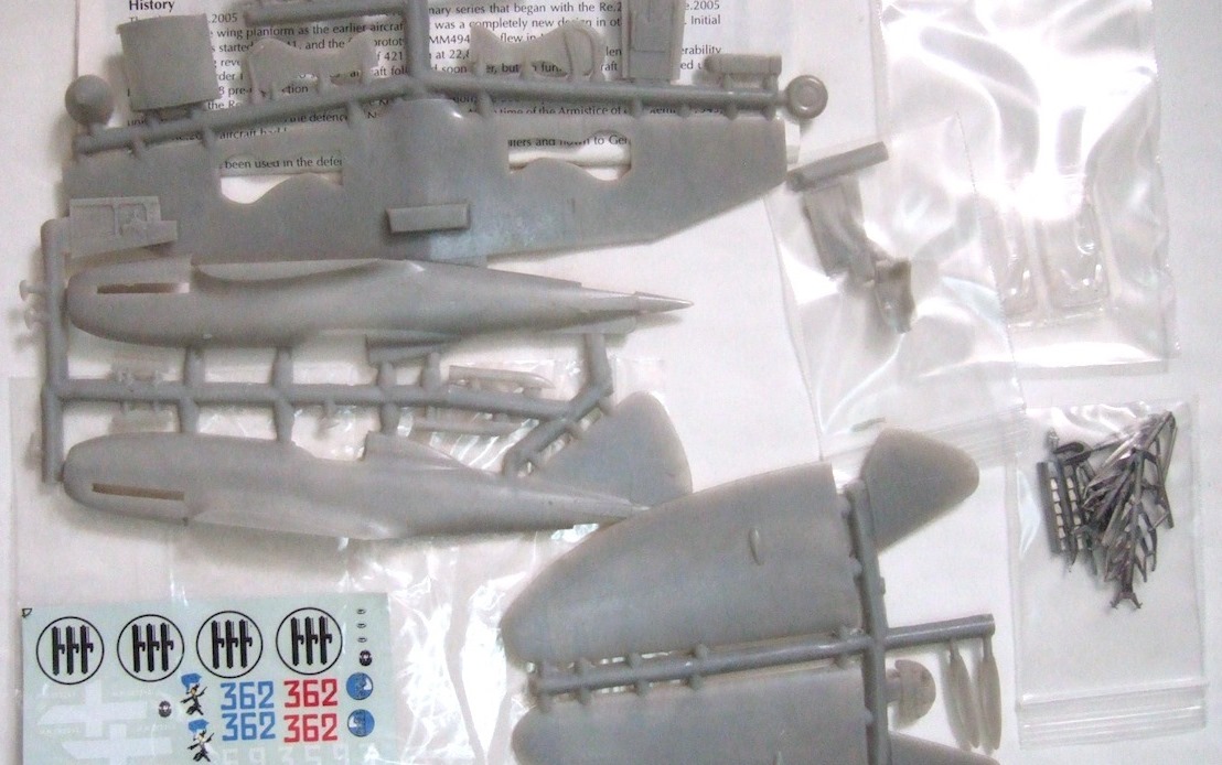 1623ma15499's tweet photo. バキュームキャノピーで有名なファルコン社が20世紀に発売した、当時はマイナー機種のRe2005サジタリオ
超低品質な1/48簡易インジェクションキット
取り寄せたショップの責任者はパーツ見て、完成絶対無理!って…
なので当時は、完成させただけで随分と褒められました😁
#Re2005
#サジタリオ
#Italy https://t.co/LgLkdxalhN