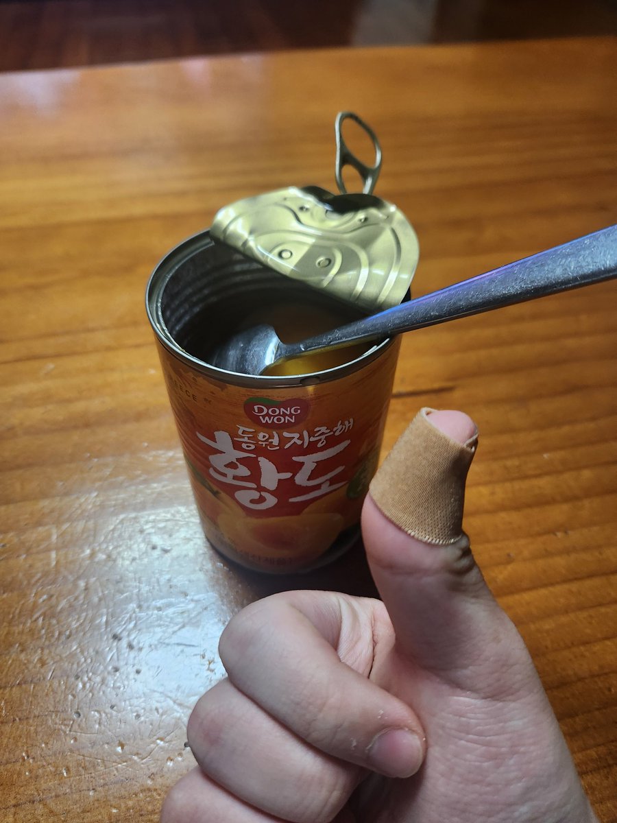I kept uploading the picture, but suddenly I didn't upload it because my thumb was cut on the lid of the can while eating the ecliptic two days ago, so I couldn't draw it. (Right-handed when writing or writing) I think I can draw normally from next week. 😭