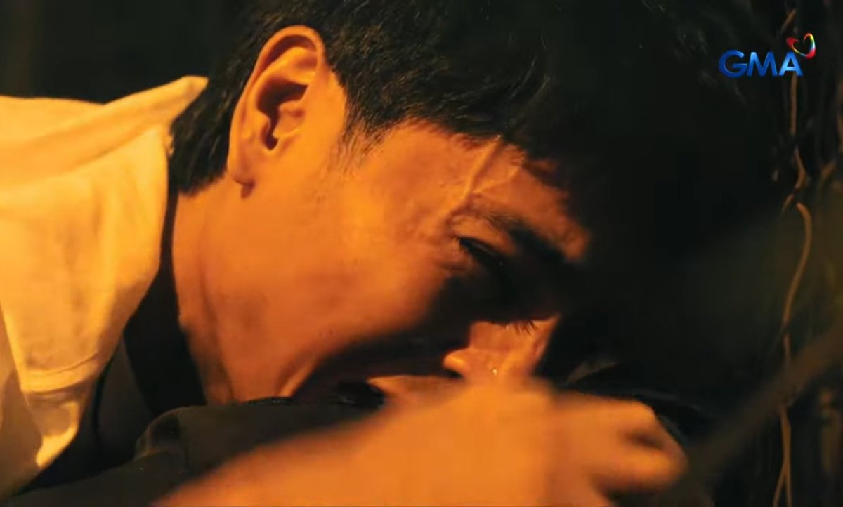 EmpressKxxx's tweet photo. Miguel Tanfelix is undeniably a talented dramatic actor.

#MgaBatangRiles 
#MgaBatangRilesWorldPremiere https://t.co/kqspV6k0zr