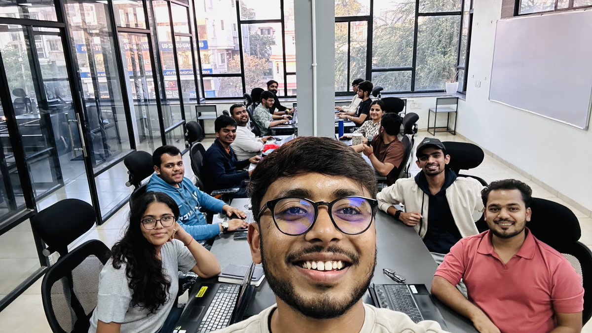 imjp19_'s tweet image. shipping doesn’t stop.
day 1 at @shipyard_ Vadodara.
Vadodara’s first community driven office, if you are around do visit for the vibes.
